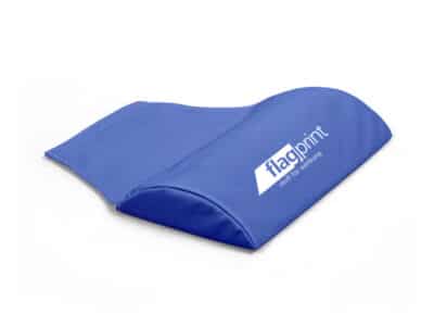 Der Liegestuhl ist die ideale Wahl, um Komfort und Design gekonnt zu verbinden. Ob an der Messe, im Garten, auf der Terrasse oder am Strand – der hochwertige Holzliegestuhl überzeugt durch seine natürliche Optik und hohe Stabilität. Dank der Möglichkeit, den Liegestuhl individuell bedruckt zu gestalten, wird jede Sitzgelegenheit zu einer unverwechselbaren Markenbotschaft oder einem persönlichen Lieblingsplatz.